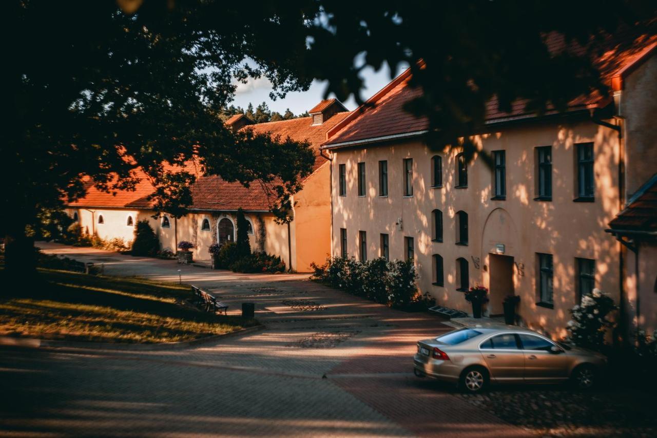 Slokenbekas Muiza Hotell Milzkalne Eksteriør bilde